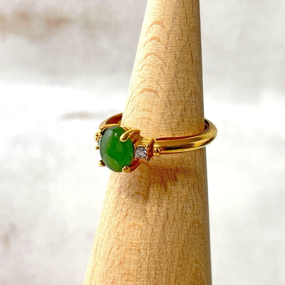 Vintage Jade Oriental Gold Setting Ring